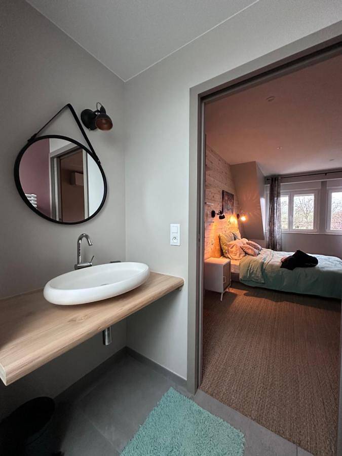 Chambre d’hôte pour 5 personnes, avec Terrasse ainsi que Jacuzzi et Sauna