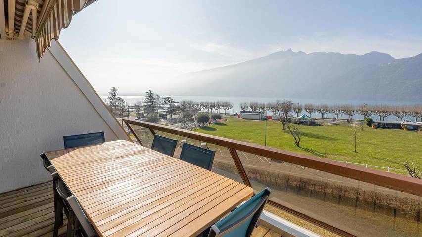 Appartement de vacances pour 6 personnes, avec vue sur le lac ainsi que vue et terrasse, animaux acceptés