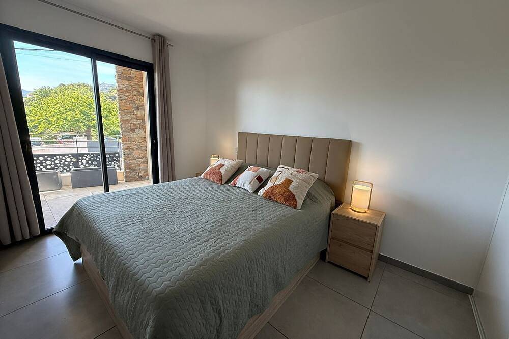 Appartamento intero, Apartment in Furiani close to all amenities in Furiani, Capo Corso