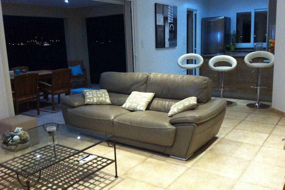 Waterfront Villa un piccolo paradiso a 10 metri dal mare in Calcatoggio, Ajaccio e dintorni
