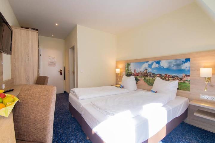 Hotel für 3 Personen, mit Sauna und Ausblick sowie Seeblick und Garten in Berlin - 3