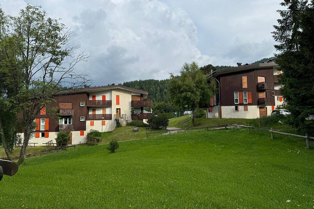 Apartamento entero, Charming 2-bedroom apartment in Norge with Wifi access in Trento, Montañas Garda