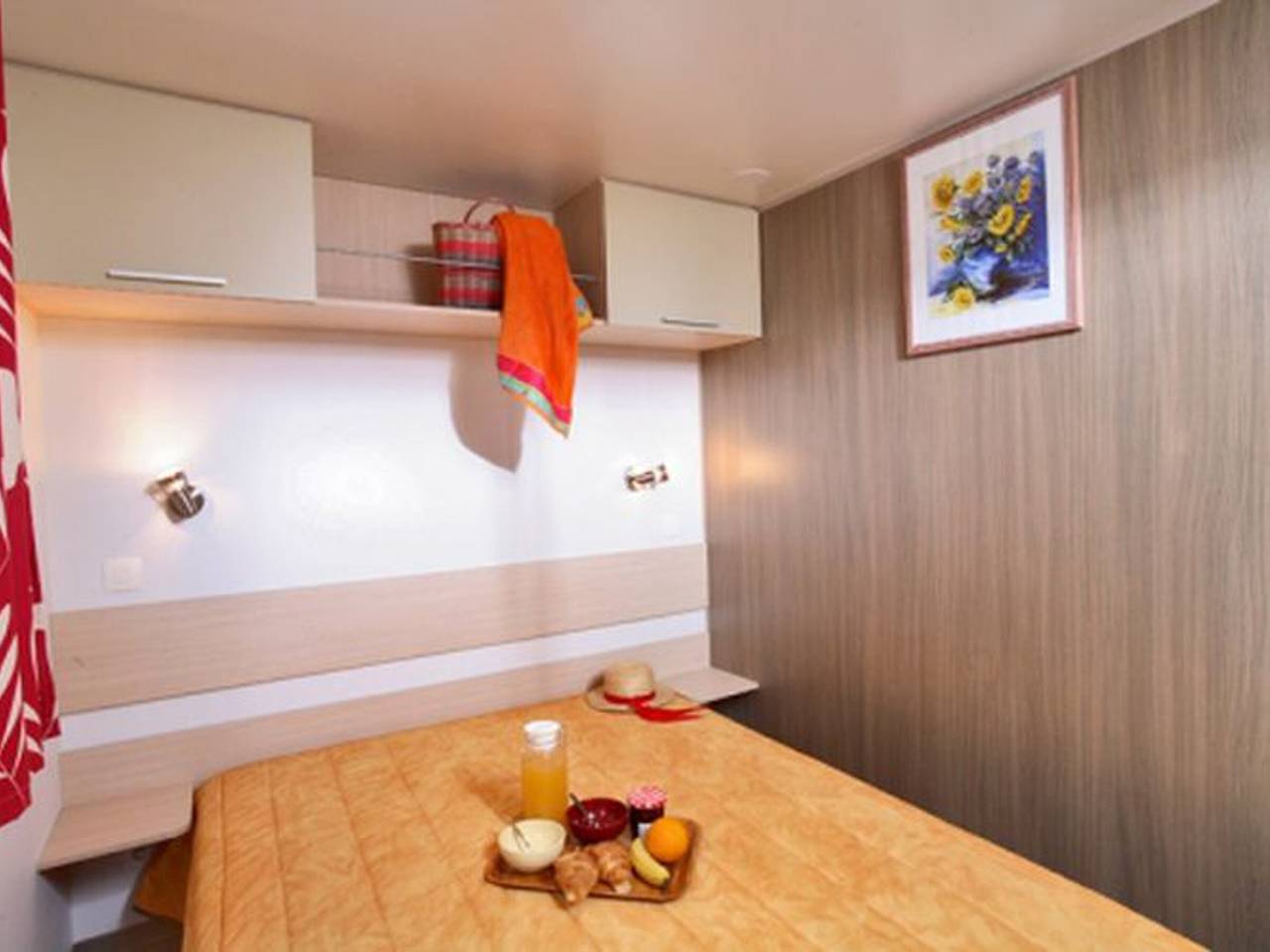 Mobilheim mit Bergblick, Pool, WiFi, TV in Meyrueis in Meyrueis, Cevennen