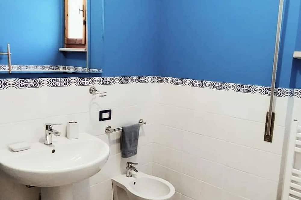 Ganze Wohnung, Beautiful 2-bedroom apartment with patio in Marina di Castagneto awaits you in Cavallino Matto, Marina di Castagneto Carducci