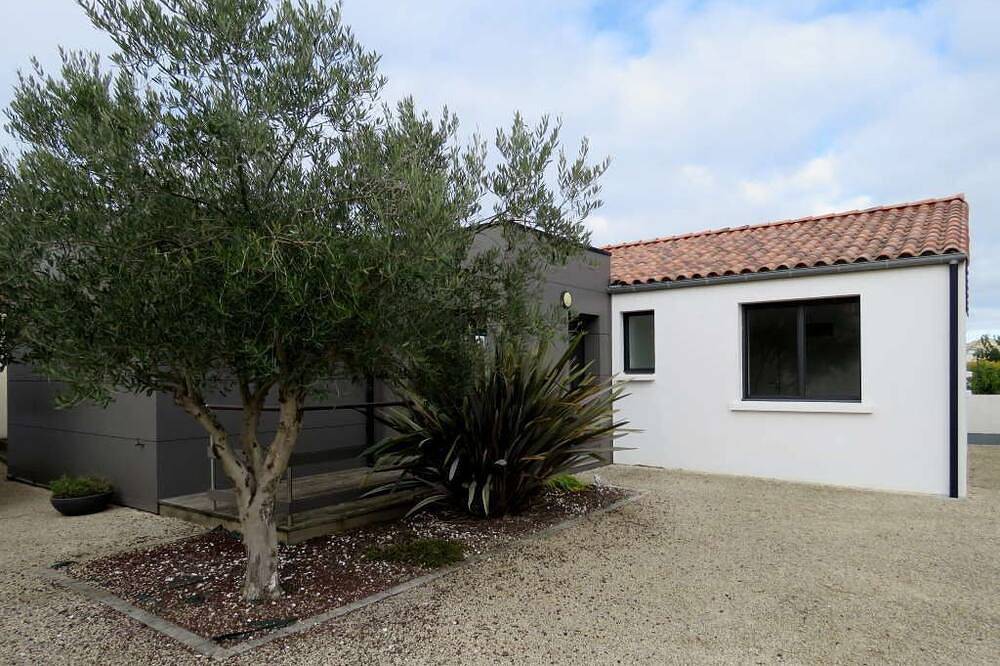 Maison chaleureuse cité en centre ville a 15 minute de la plage in Jard-sur-Mer, Vendée