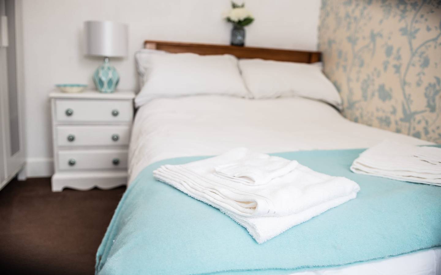 Entire holiday apartment, Rose Apartment 2-Bed Apt, Sleeps 4 Town Centre Ayr in Ayr, Firth Of Clyde