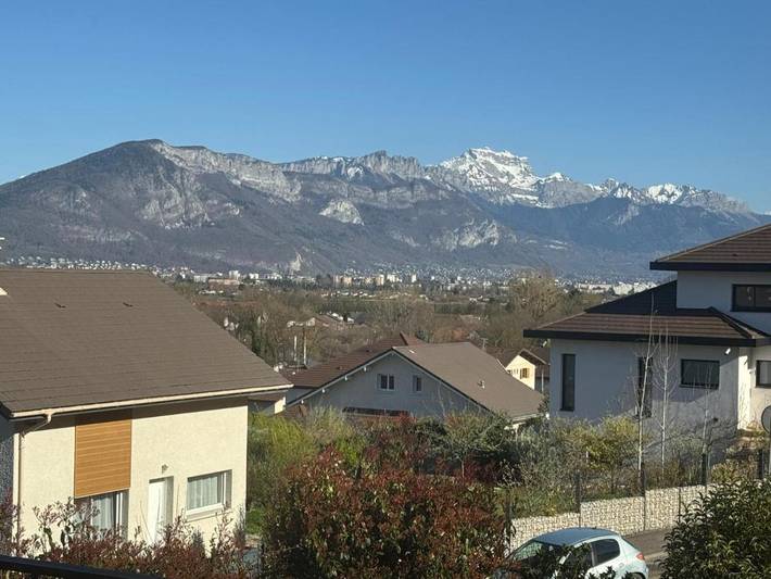 Location de vacances pour 8 personnes, avec bassin pour enfant et vue ainsi que jardin et piscine, adapté aux familles à Épagny - 4