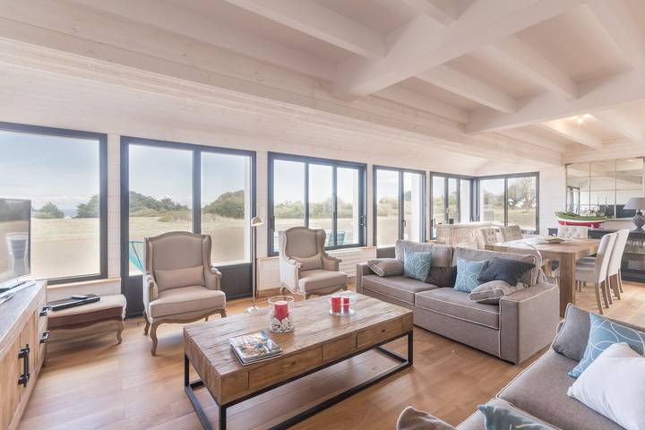 Gîte pour 10 personnes, avec Jacuzzi et Terrasse ainsi que Jardin et Piscine dans Plage Castoul Le Palais