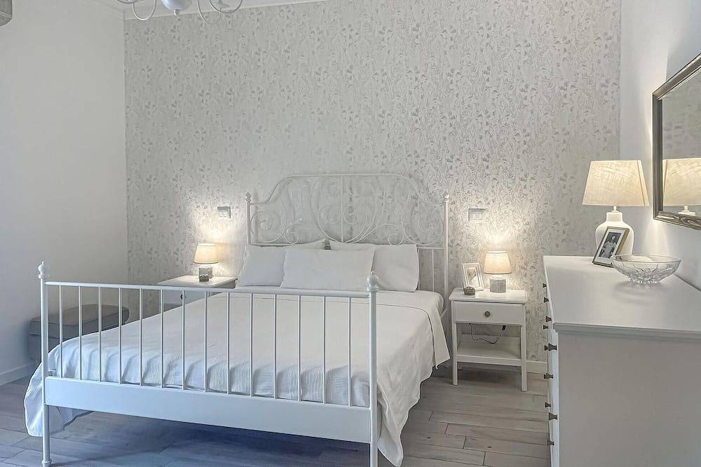 Entire apartment, Cozy apartment in Taranto with Wifi in Taranto, Gulf of Taranto