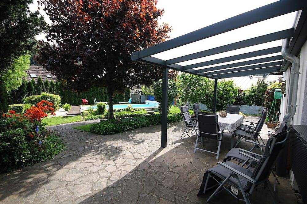 Traumhaus mit Pool und eigener Sauna in Dahn, Pfalz