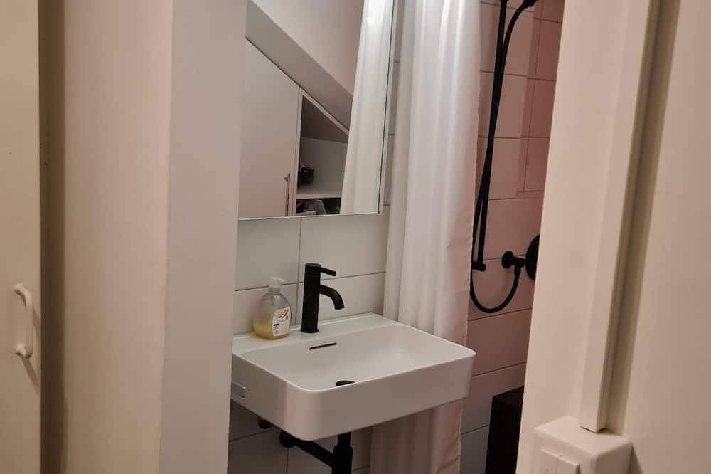 Ganze Wohnung, \"Vreneli\ in Mitlödi, Glarus Süd