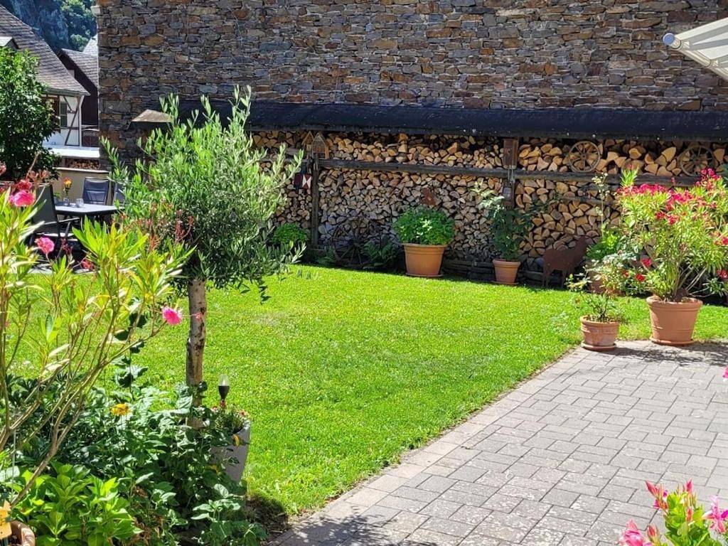 Holiday apartment in Moselkern with barbecue in Burg Eltz, Moselkern