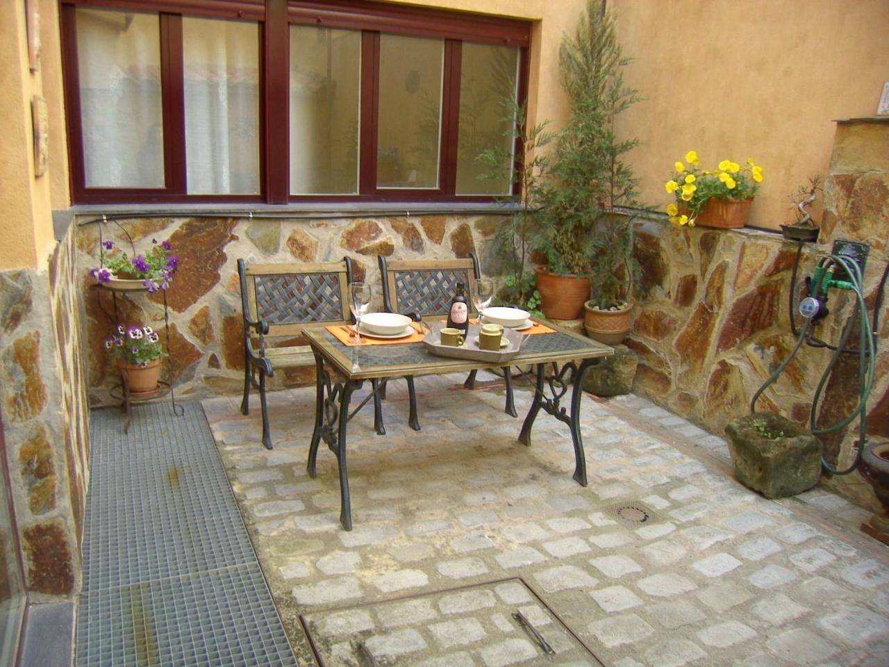 Entire apartment, Two-Bedroom Apartment with Terrace and Indoor pool- Calle Gibraltar 18 in Centro (Salamanca), Salamanca