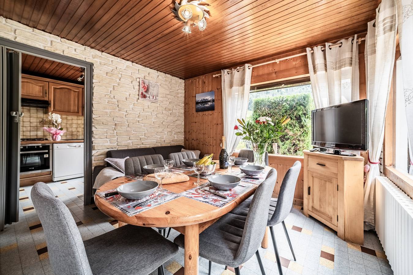 Chalet « Le Petit Chalet » avec vue sur la montagne, terrasse privée et Wi-Fi in Morzine, Les Portes du Soleil