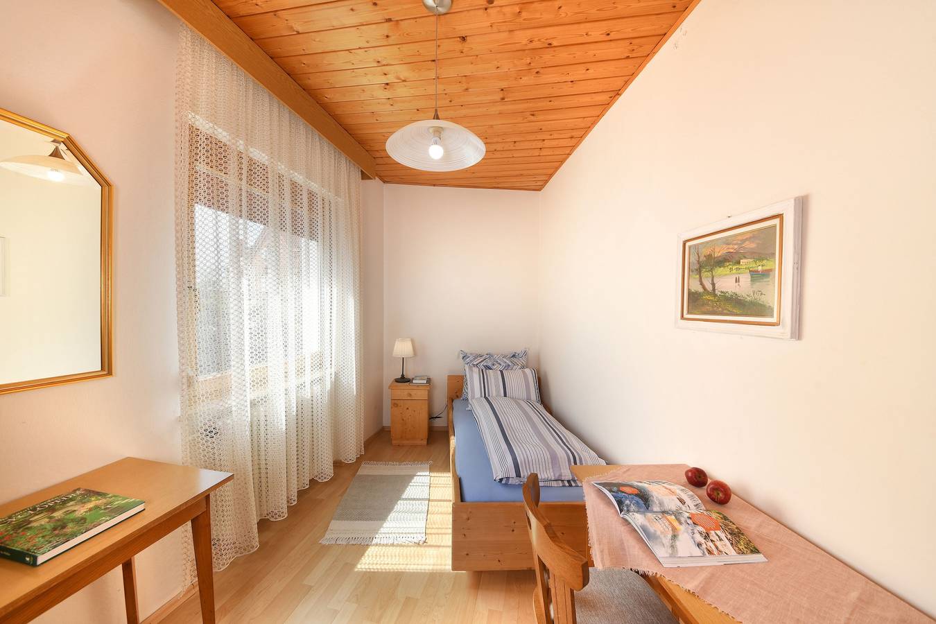 Camera singola con bagno privato e Wi-Fi in Merano, Alpi Sarentine