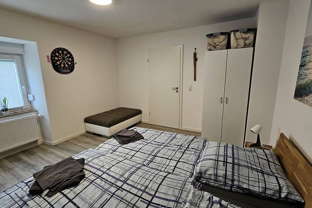 Ganze Wohnung, Große Fewo 1 Og links in Neresheim, Erlebnisregion Ostalb region