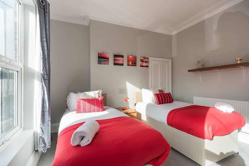 Saks Villa by Jesouth in Kingston upon Hull, Yorkshire y Humber