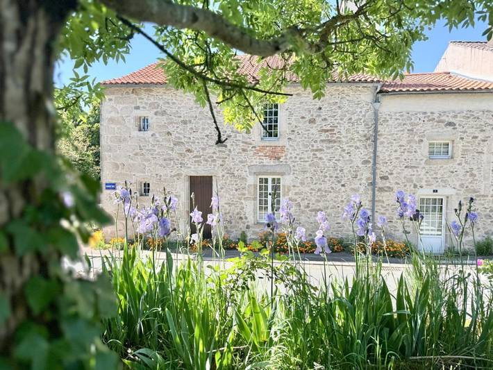 Location de vacances pour 8 personnes, avec jardin à Les Châtelliers-Châteaumur - 3