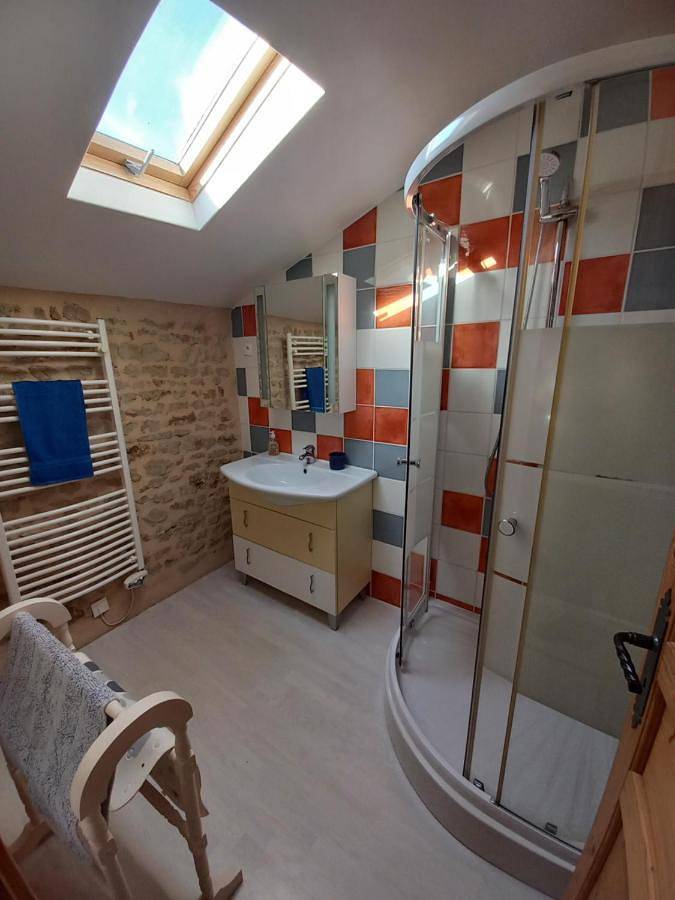 Location de vacances pour 12 personnes, avec terrasse et piscine, adapté aux familles à Saint-Hilaire-des-Loges - 3