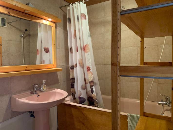 Gîte pour 6 personnes, animaux acceptés dans Office de Tourisme de Pra-Loup - 4