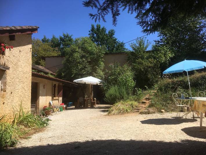 Gîte pour 5 personnes, avec piscine, adapté aux familles à Villefranche-du-Périgord