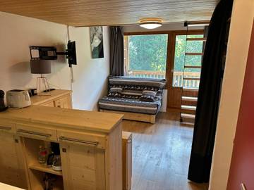 Gîte pour 4 personnes, avec terrasse et piscine à Demi-Quartier