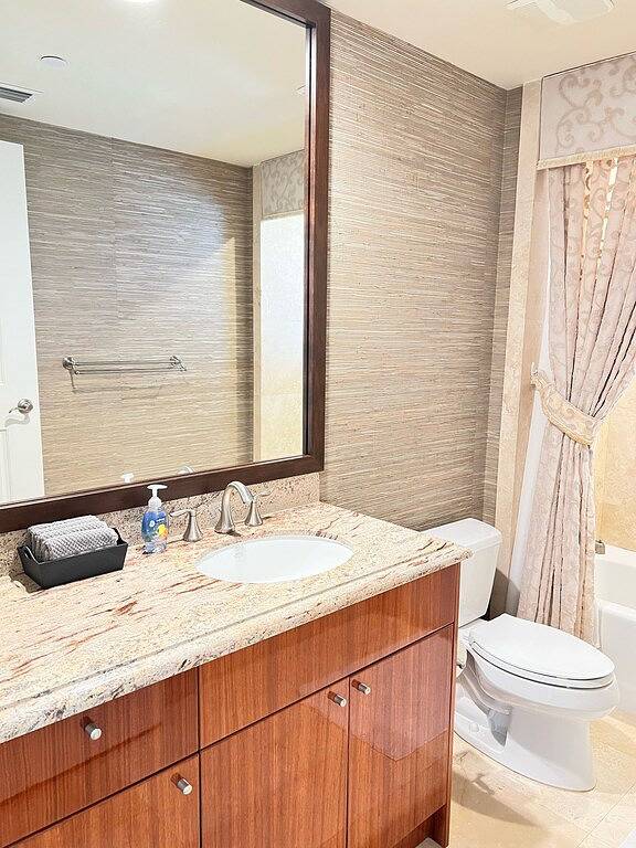 Vacation rental for 6 people, with hot tub and pool as well as sauna and yard in Singer Island