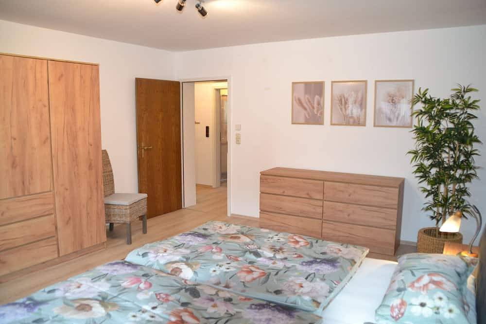 Ganze Wohnung, Charmante Ferienwohnung 120m² mit zwei Schlafzimmern und Wintergarten in Georgensgmünd, Frankenalb
