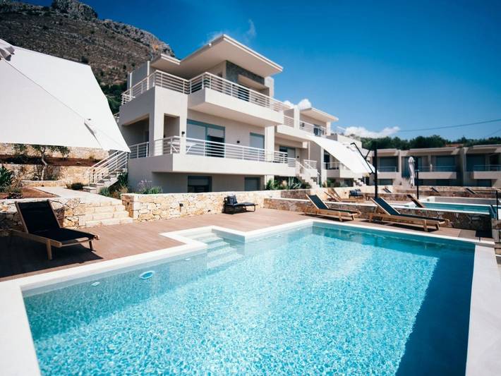 Ferienhaus für 8 Personen, mit Garten und Pool