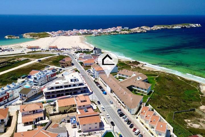 Location de vacances pour 6 personnes, avec vue ainsi que piscine et terrasse, adapté aux familles à Baleal - 3
