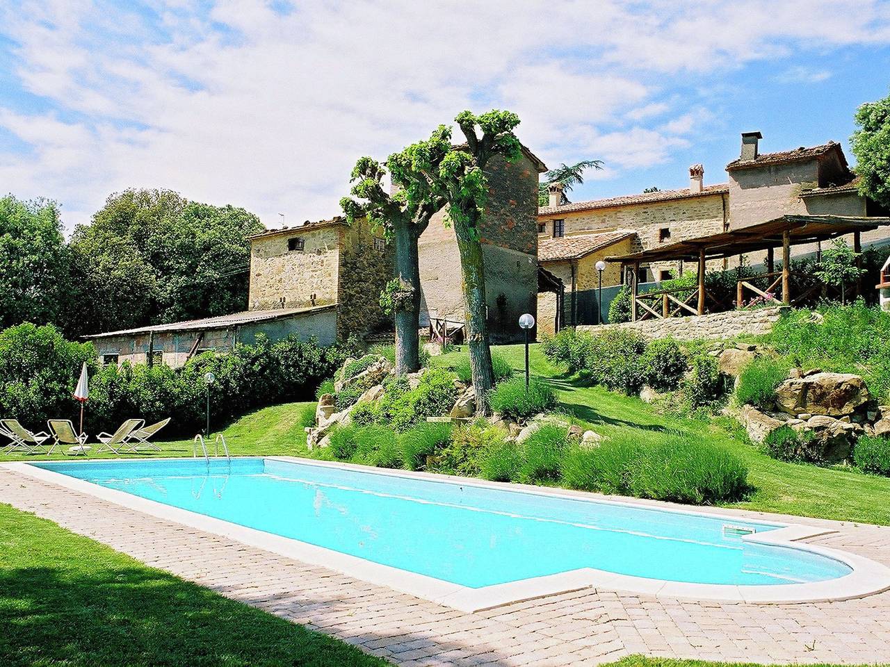 Casa Monte con Piscina y Senderos en Bosque in Monte Santa Maria Tiberina, Valtiberina