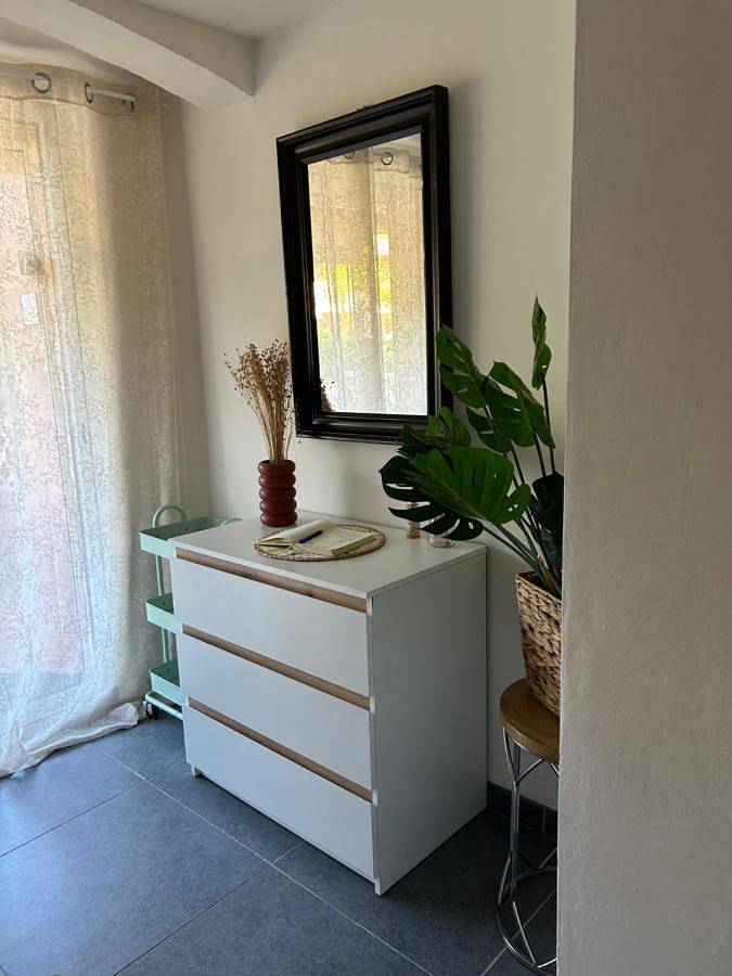 Gîte pour 4 personnes, avec Balcon et Terrasse ainsi que Jardin et Piscine à Quissac - 3