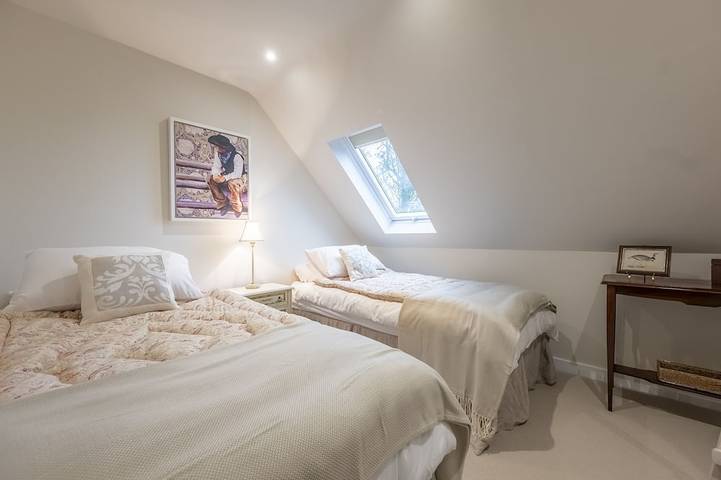 Barn conversion with private pool - Yew Tree Barn in Suffolk
