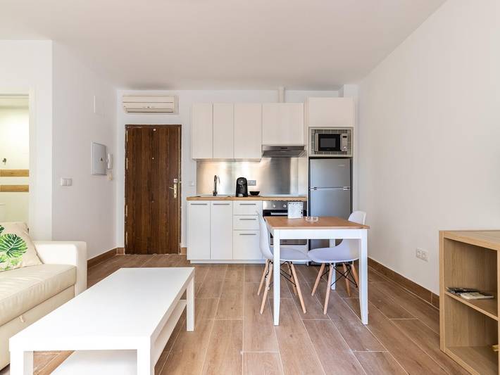 Ferienwohnung für 3 Personen, mit Balkon, kinderfreundlich in Malaga - 2