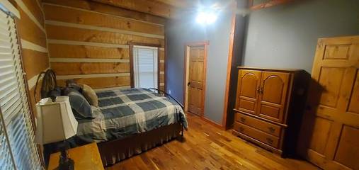 Log Cabin for 11 Guests in Daniel Boone National Forest, Kentucky, Picture 4