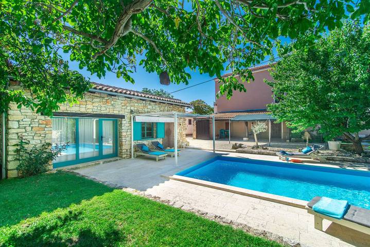 Villa für 4 Personen, mit Pool und Garten, kinderfreundlich in Kroatien