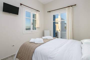 Apartment for 4 People in Milos, Cyclades, Photo 1