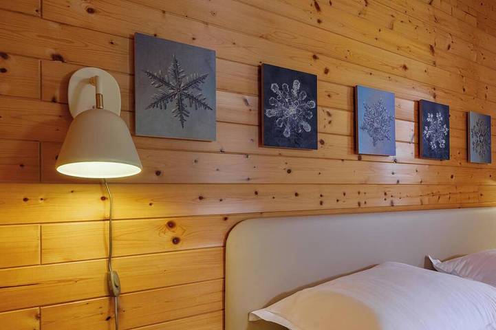 Appartement entier, 🌿 Charmante maisonnette avec terrasse et vue lac à Talloires<br>Bienvenue au Balcon des Primevères, une adorable maisonnette mitoyenne située sur les hauteurs de Talloires, dans un environnement calme et verdoyant 🌳 in Talloires, Talloires-Montmin