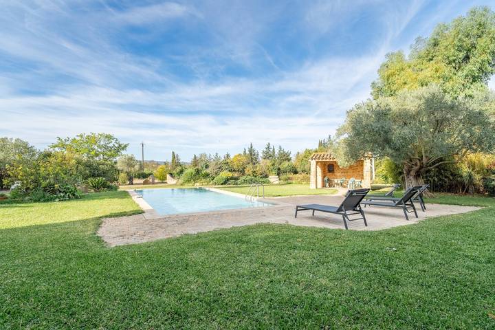 Mas Vitícola a 10 Minutos de Narbona con Piscina Privada in Bizanet, Costa mediterránea (Francia)