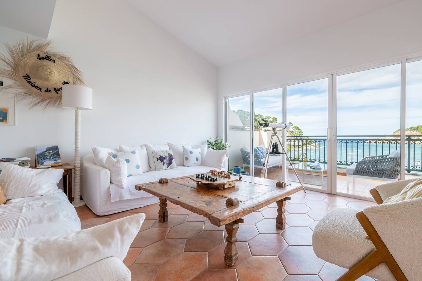 Entire apartment, Apartment 'Beachfront  Port De Soller' with Private Terrace, Wi-Fi and Air Conditioning in Port de Sóller, Sóller