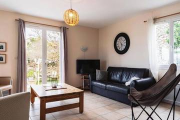 Cottage pour 4 personnes, avec terrasse et jardin à Escales