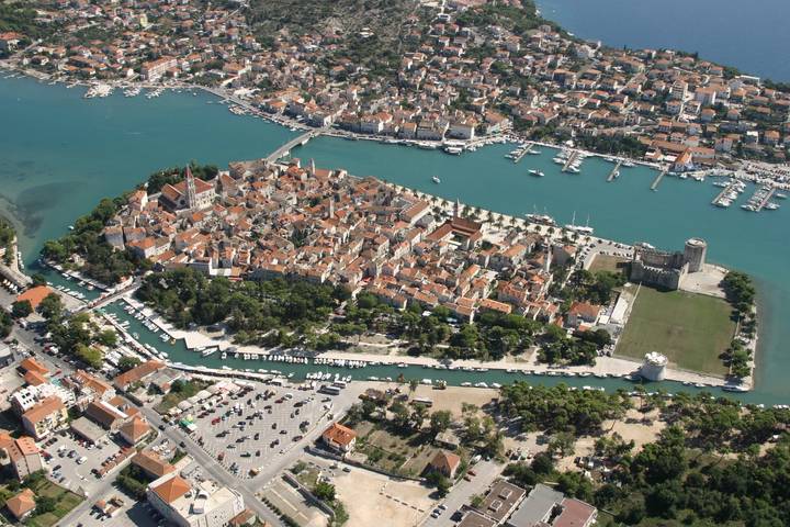 Ferienhaus für 5 Personen, mit Balkon in Trogir