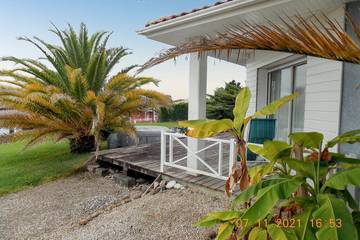 Gîte pour 6 personnes, avec jacuzzi ainsi que terrasse et jardin à Angoumé
