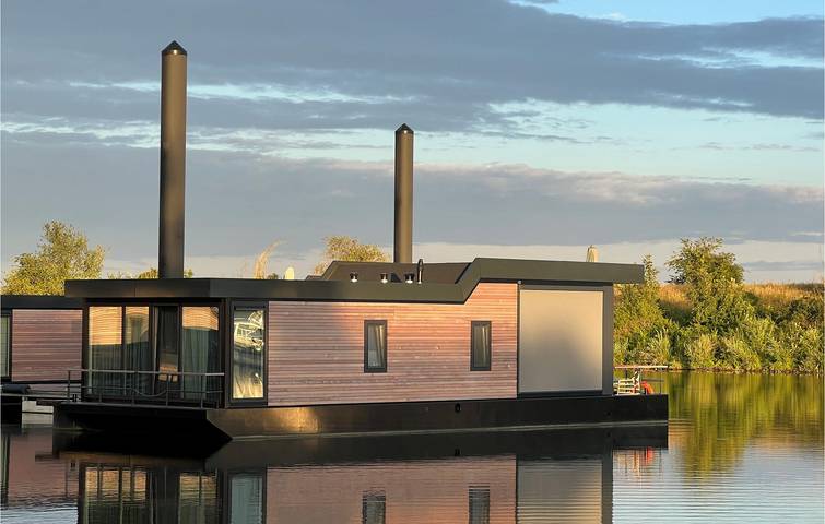 Casa flotante para 3 personas, con terraza - 1