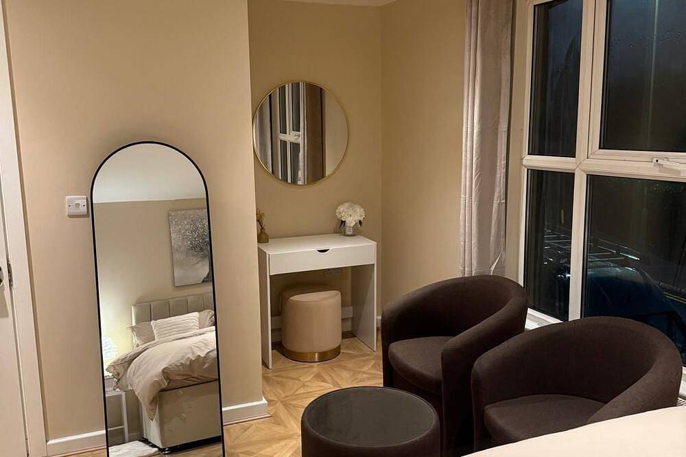 Peaceful and Spacious En-Suite Room in Watford in Watford, Hertfordshire