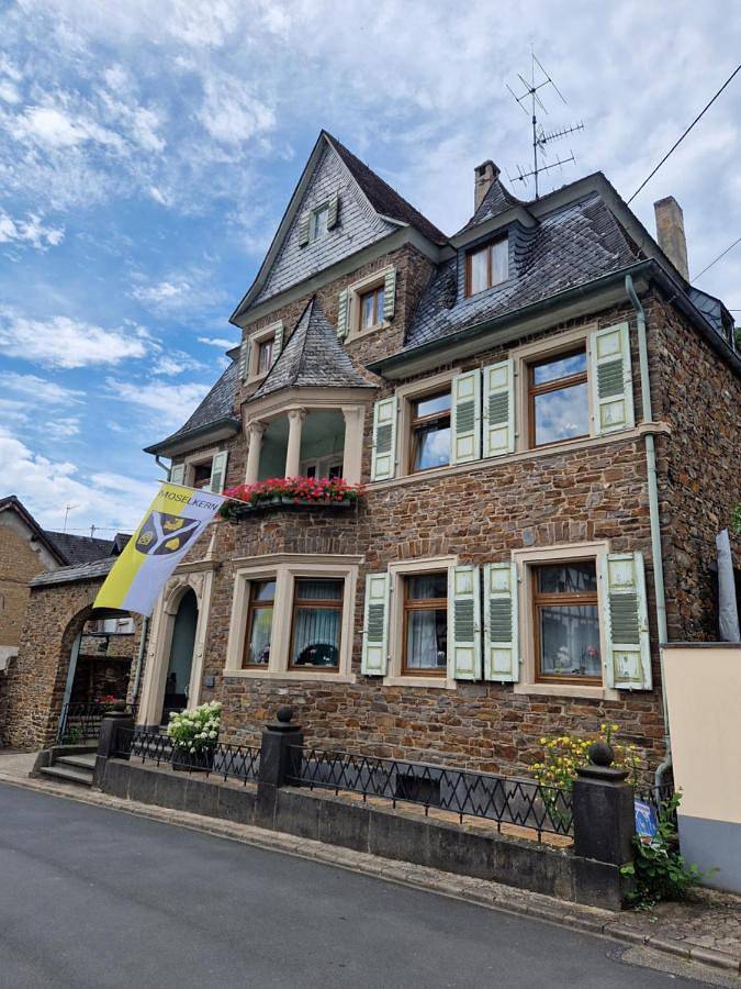 Ferienwohnung für 2 Personen, mit Terrasse und Garten sowie Ausblick