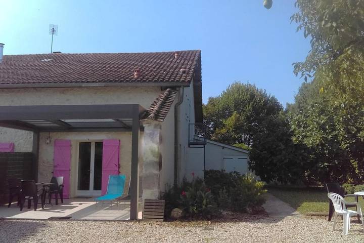 Location de vacances pour 2 personnes, avec Terrasse et Jardin à Saint-Pierre-de-Buzet