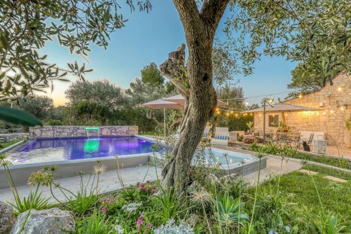 Villa 'Casita de campo Romantico con piscina' con piscina privada, Wi-Fi y aire acondicionado in Putignano, Region de Bari