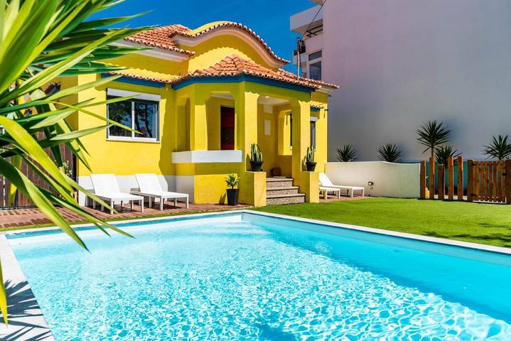 Auberge pour 26 personnes, avec piscine et jardin