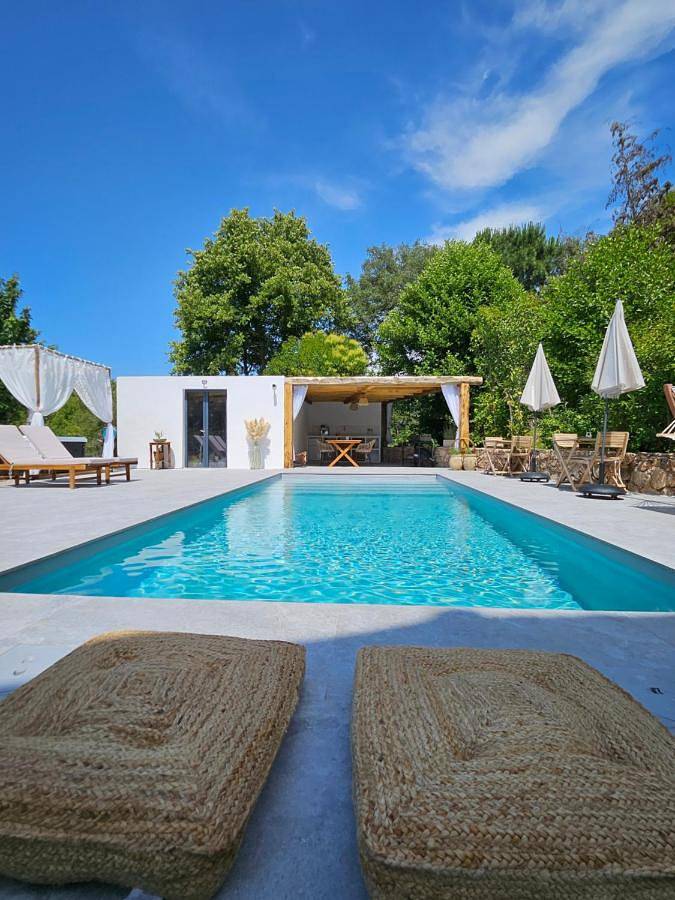 Gîte pour 2 personnes, avec jardin ainsi que vue et piscine à Cuttoli-Corticchiato